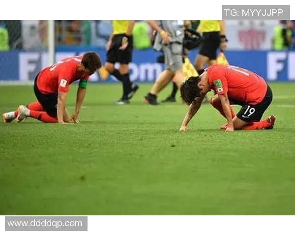 踢足球时意外被踢到敏感部位的搞笑经历与反思